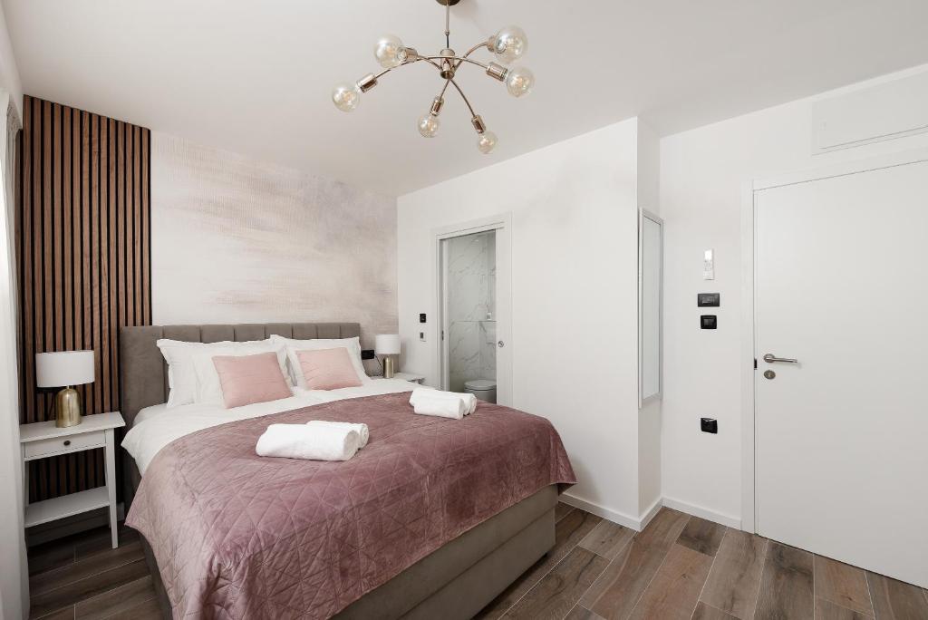 Aura Exclusive Apartment & Room - 5