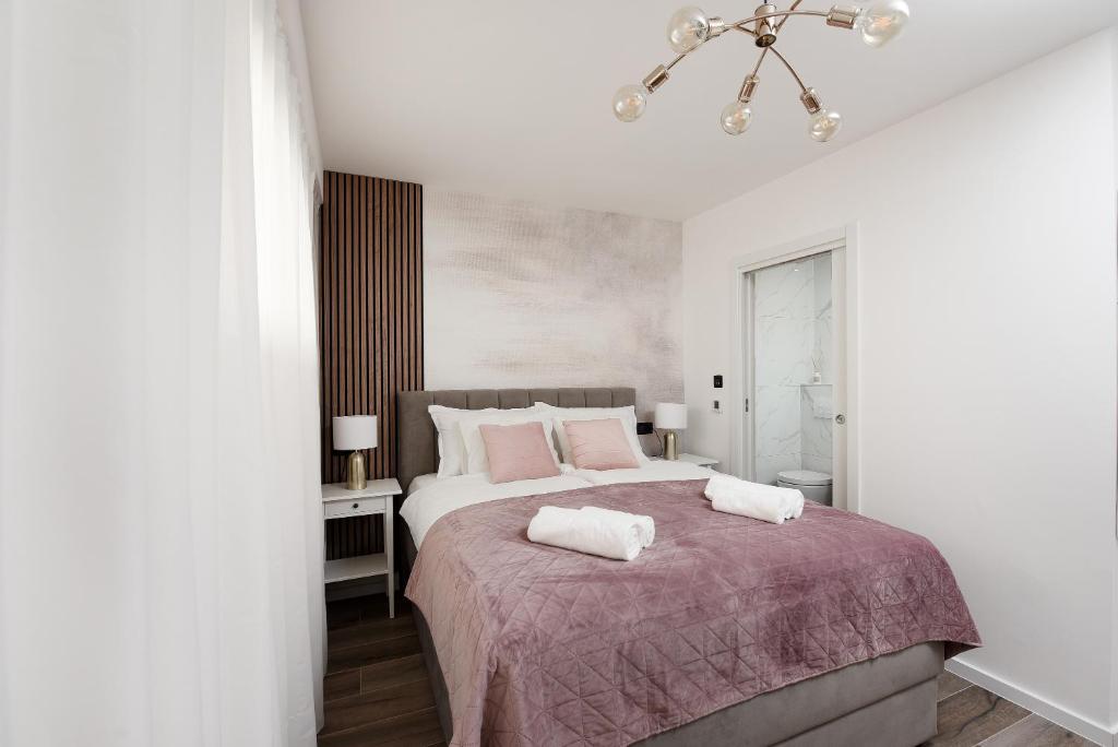 Aura Exclusive Apartment & Room - 4