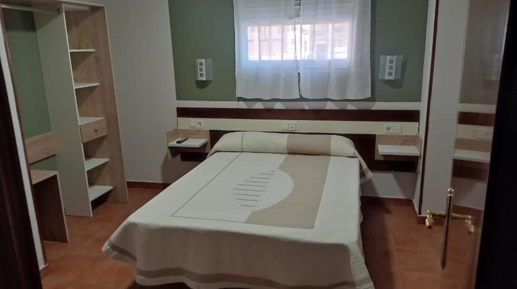 Alojamiento Numancia Pensión - 5