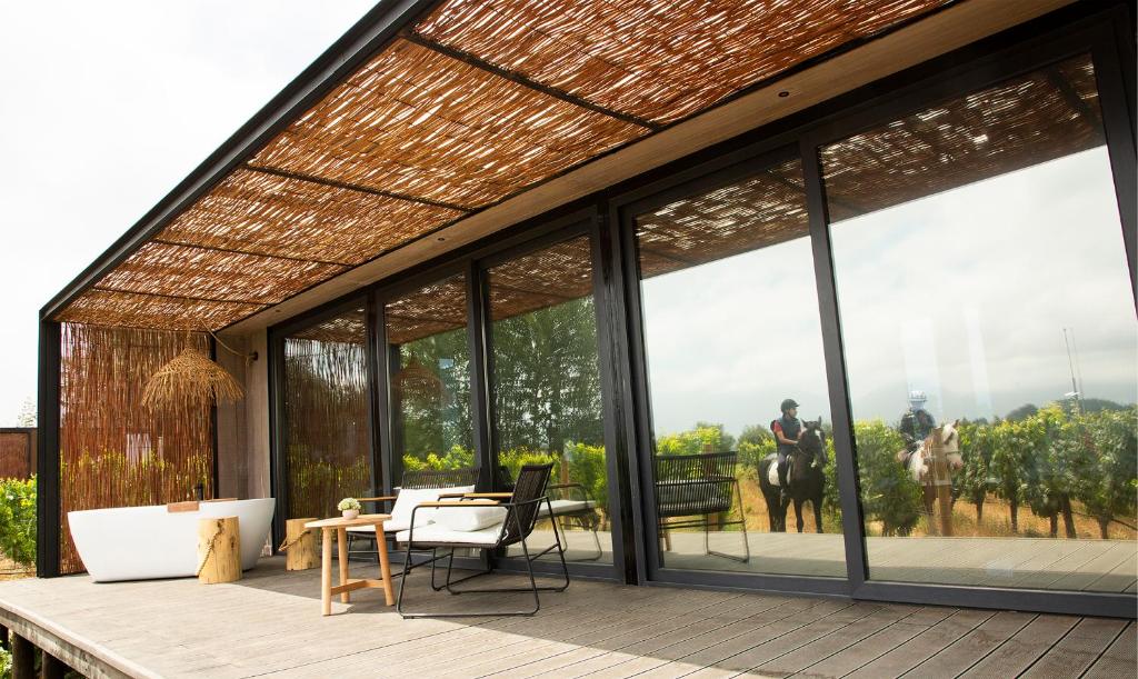 Balkón nebo terasa v ubytování Vibo Wine Lodge At Viu Manent