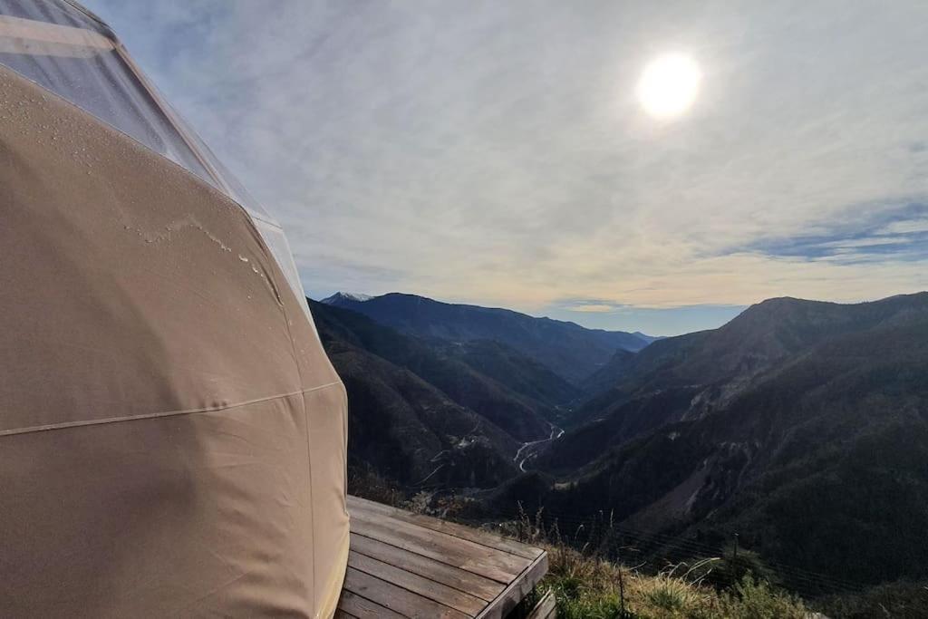Příroda nedaleko luxury tent