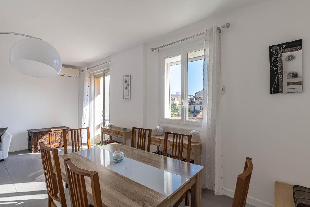 Posedenie v ubytovaní Appt lumineux et spacieux au cœur de Cannes