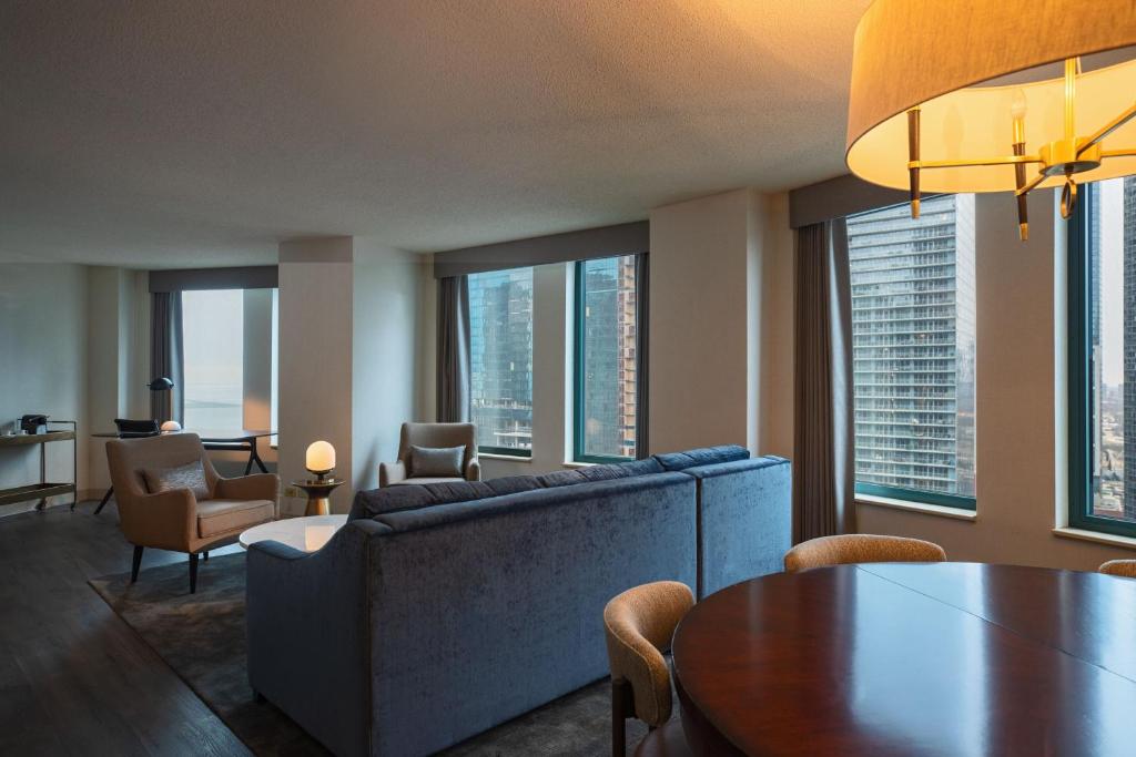 Sheraton Grand Chicago Riverwalk - 
