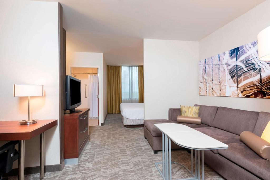 Posezení v ubytování SpringHill Suites by Marriott Chicago O'Hare
