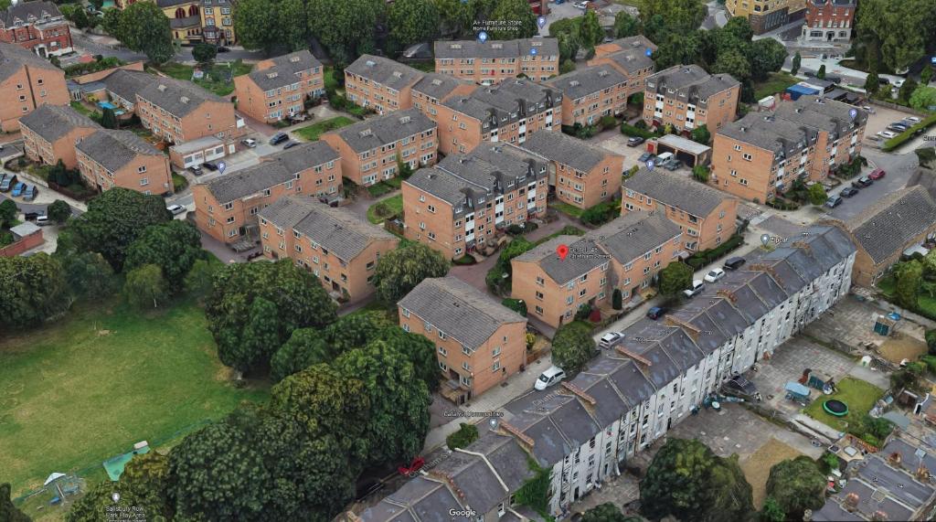 an overhead view of a campus with brick buildings at Centel - Excellent Stay in London Zone 1 in London