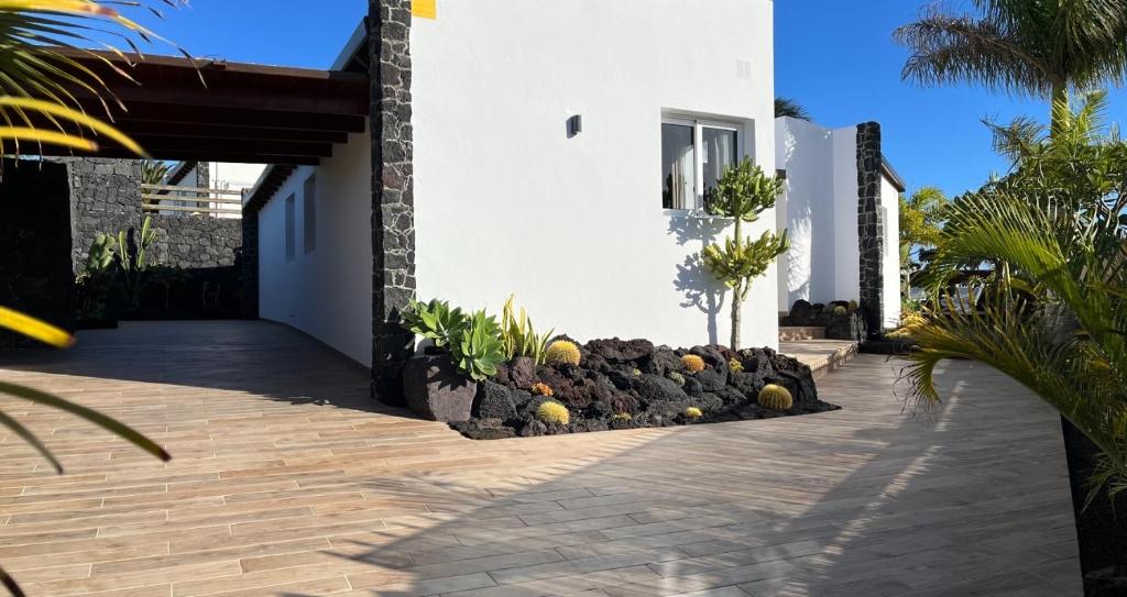 Vonkajšia záhrada v ubytovaní Casa Chic Lanzarote