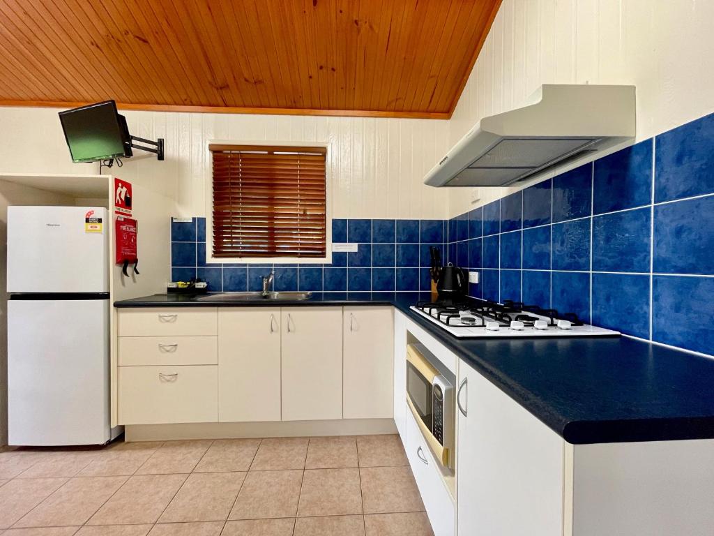 Kuchyň nebo kuchyňský kout v ubytování Big4 Port Douglas, Glengarry Holiday Park