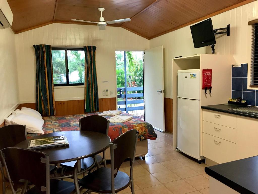 Kuchyň nebo kuchyňský kout v ubytování Big4 Port Douglas, Glengarry Holiday Park
