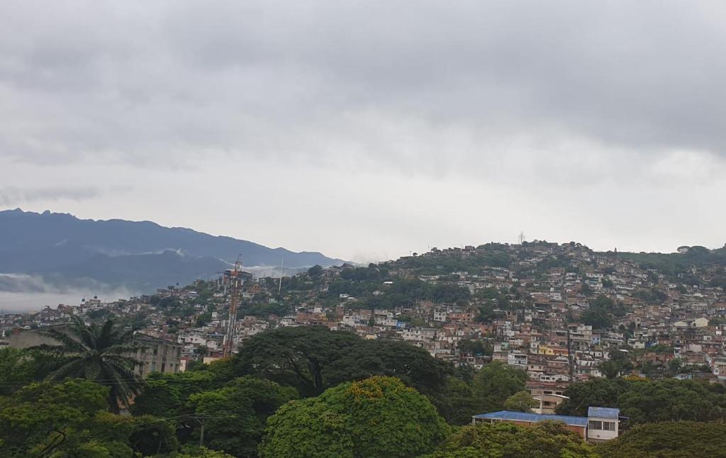 Espectacular apartamento en Cali zona sur 3B - Three-Bedroom Apartment