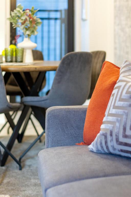 Modern 3 bed overlooking Hagley Park - Resim 10