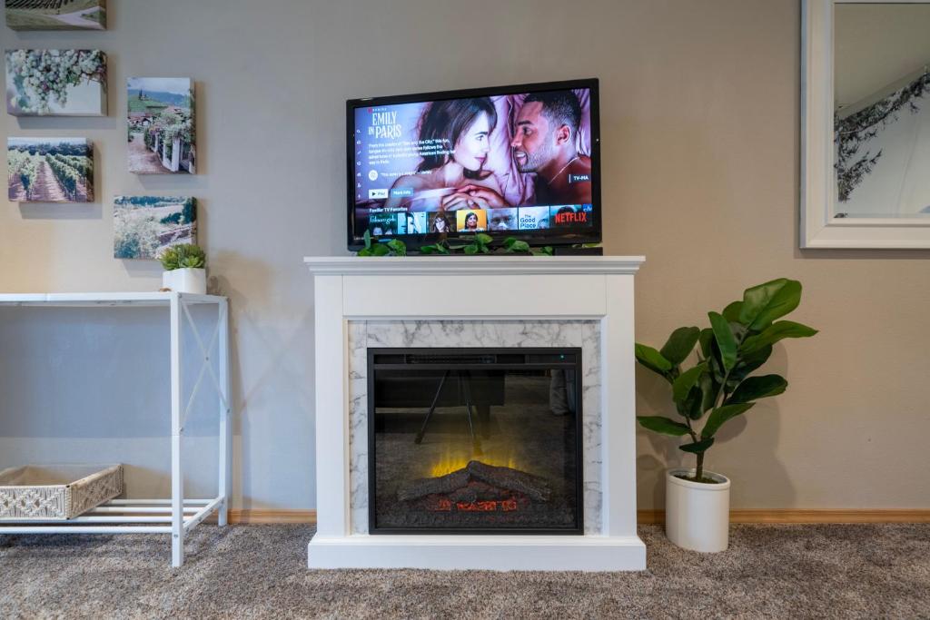 TV a/nebo společenská místnost v ubytování A Taste Of Dundee