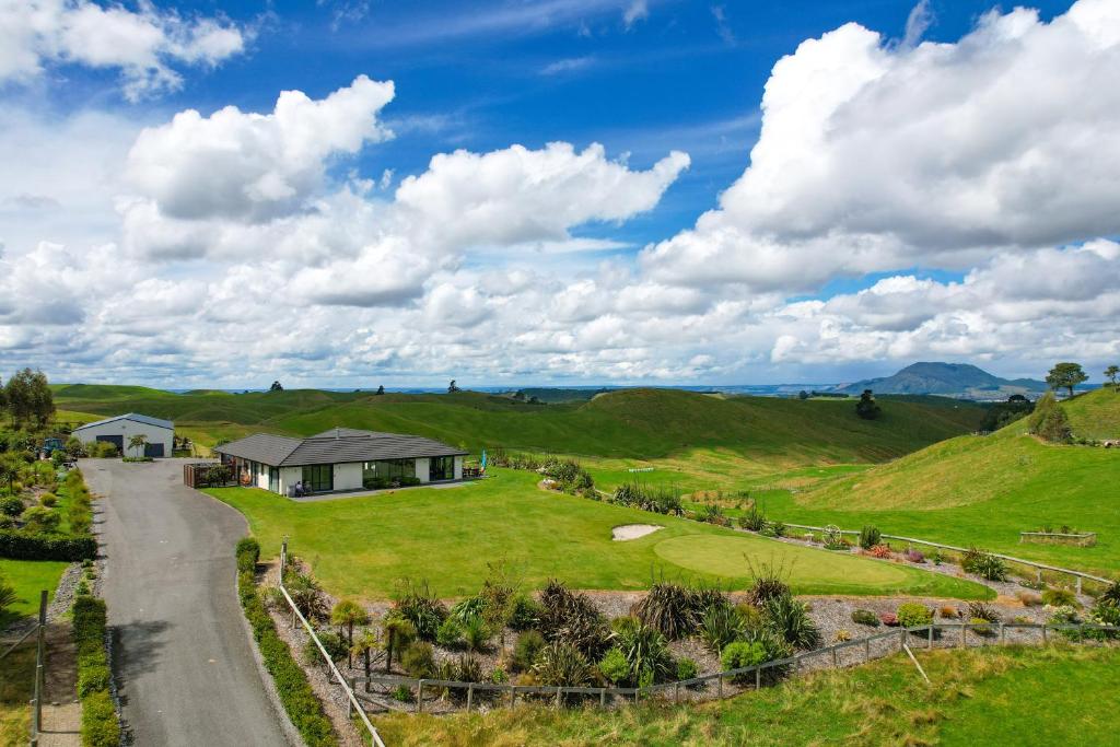 Hilltop Whakaipo Estate - Resim 17