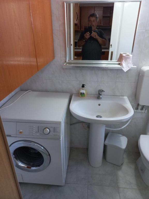 Koupelna v ubytování ambelos view