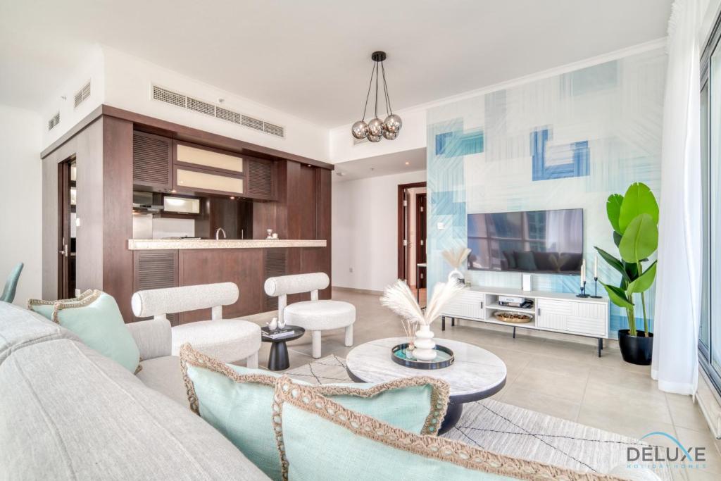 Kuchyň nebo kuchyňský kout v ubytování Glamorous 1BR at Residences 5 Downtown Dubai by Deluxe Holiday Homes