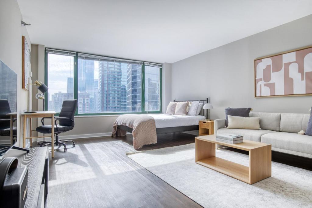 Streeterville Studio w Pool Gym nr Park CHI-581 tesisinde bir oturma alanı