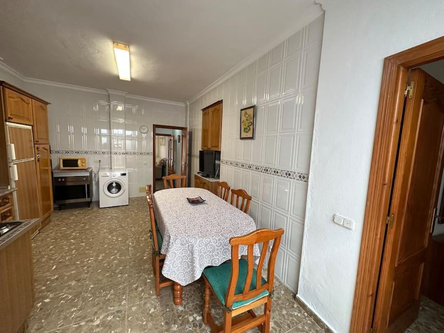 Kuchyň nebo kuchyňský kout v ubytování Estepona Beach Center