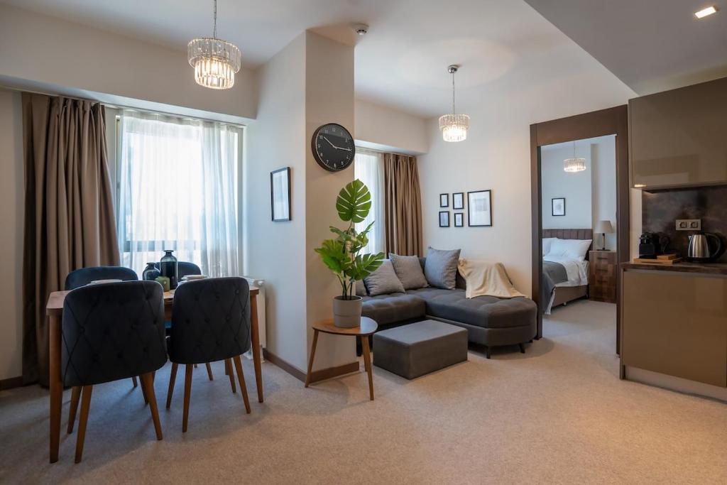 Modern Luxury Stylish 2br Apt