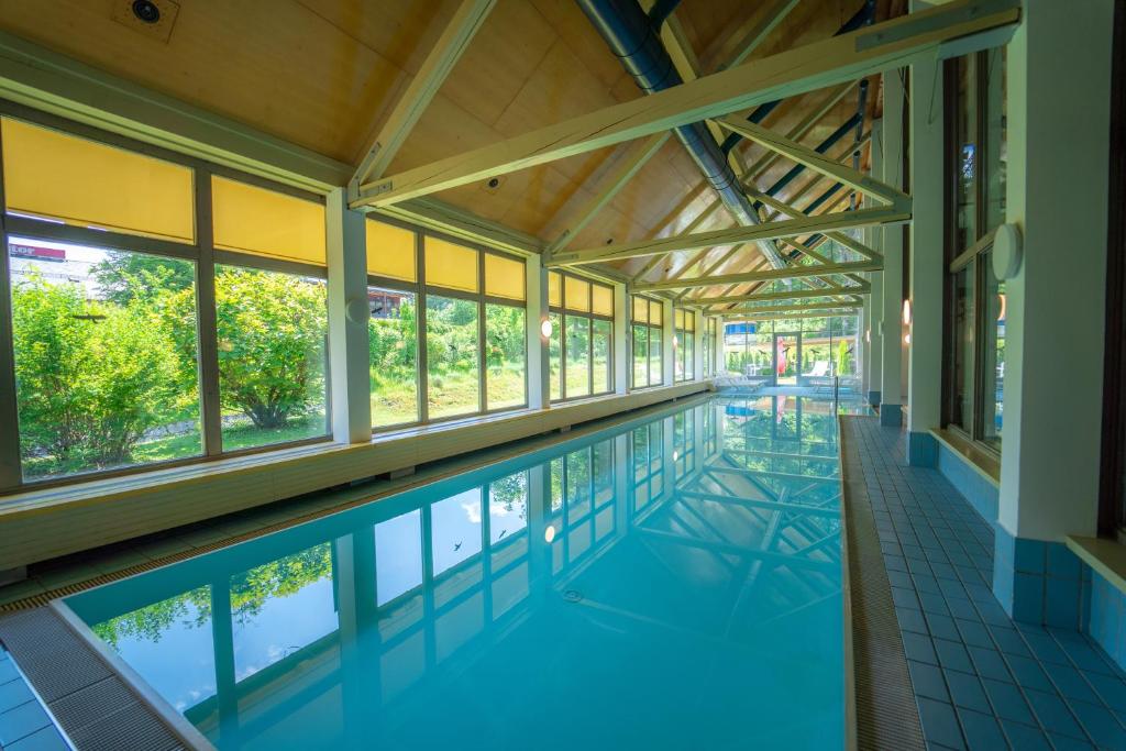 Bazén v ubytování Hotel Jezero nebo v jeho okolí