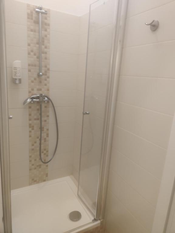 Ένα μπάνιο στο CH-Hostel