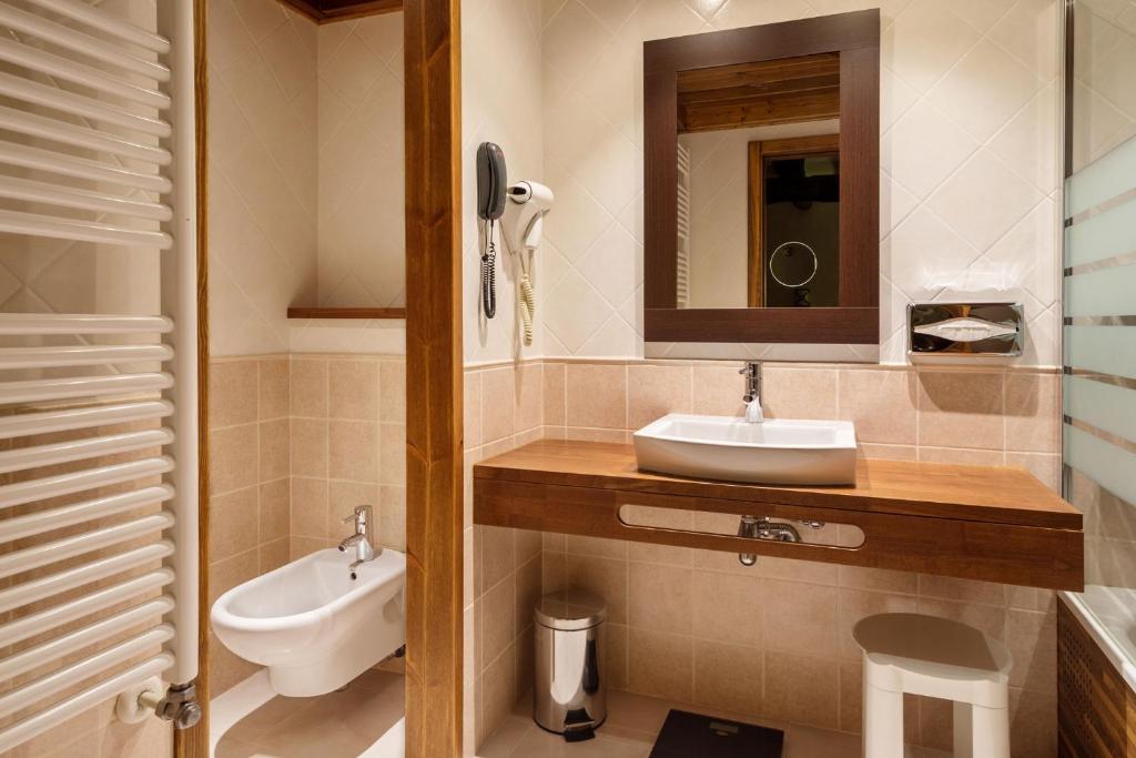 Koupelna v ubytování Apartaments Els Llacs