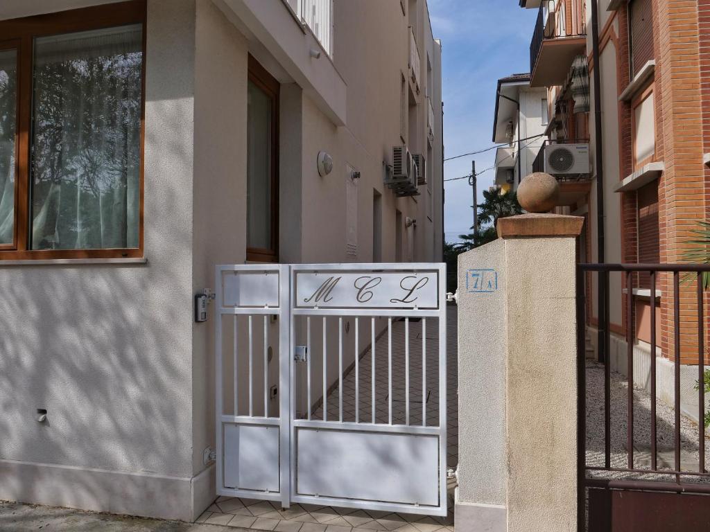 A balcony or terrace at ROSE DE MAR - Grazioso appartamento con posto auto