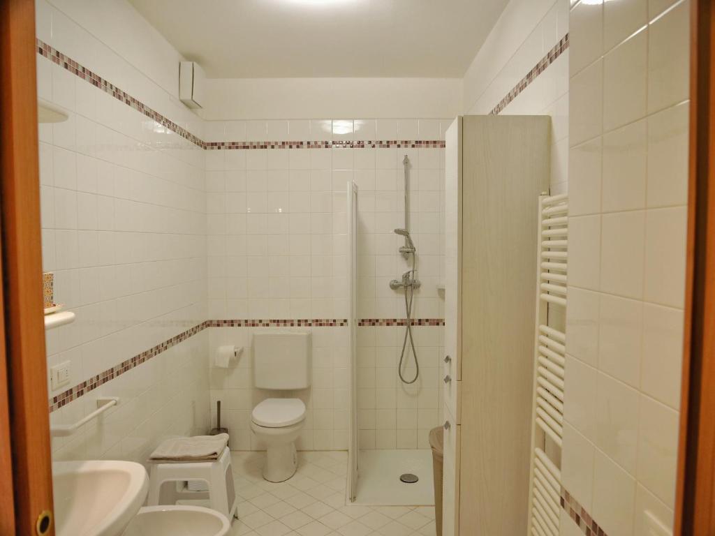 A bathroom at ROSE DE MAR - Grazioso appartamento con posto auto