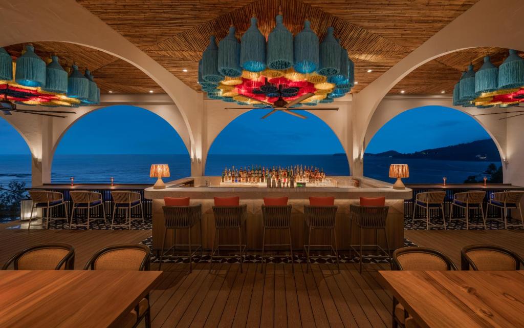 Restaurace v ubytování Hyatt Regency Phuket Resort