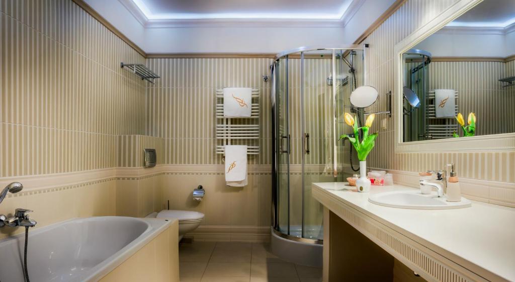 Hotel im. Jana Pawła II - 8