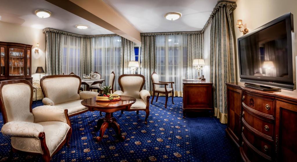 Hotel im. Jana Pawla II - Resim 5