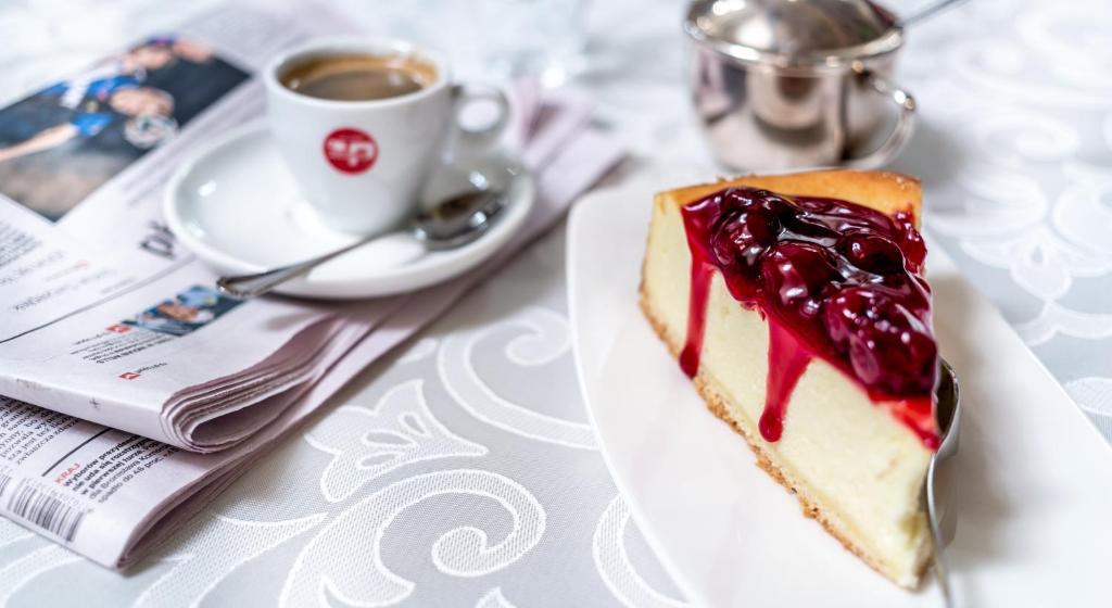 Hotel im. Jana Pawla II - Resim 12