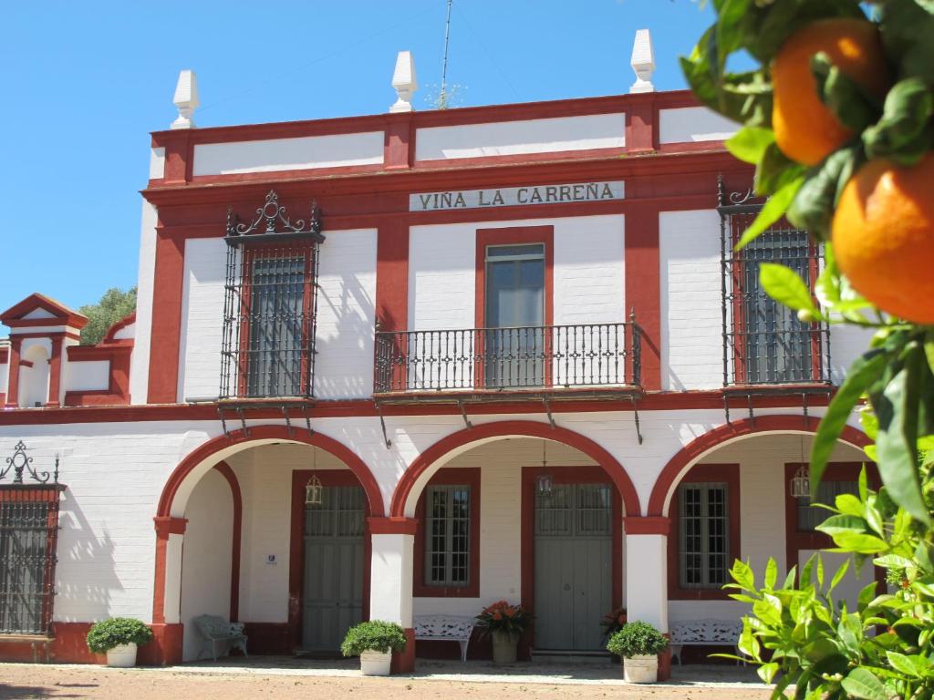 La Carreña في خيريز دي لا فرونتيرا: مبنى قديم في مدينة ميرلا الكاتدرائية