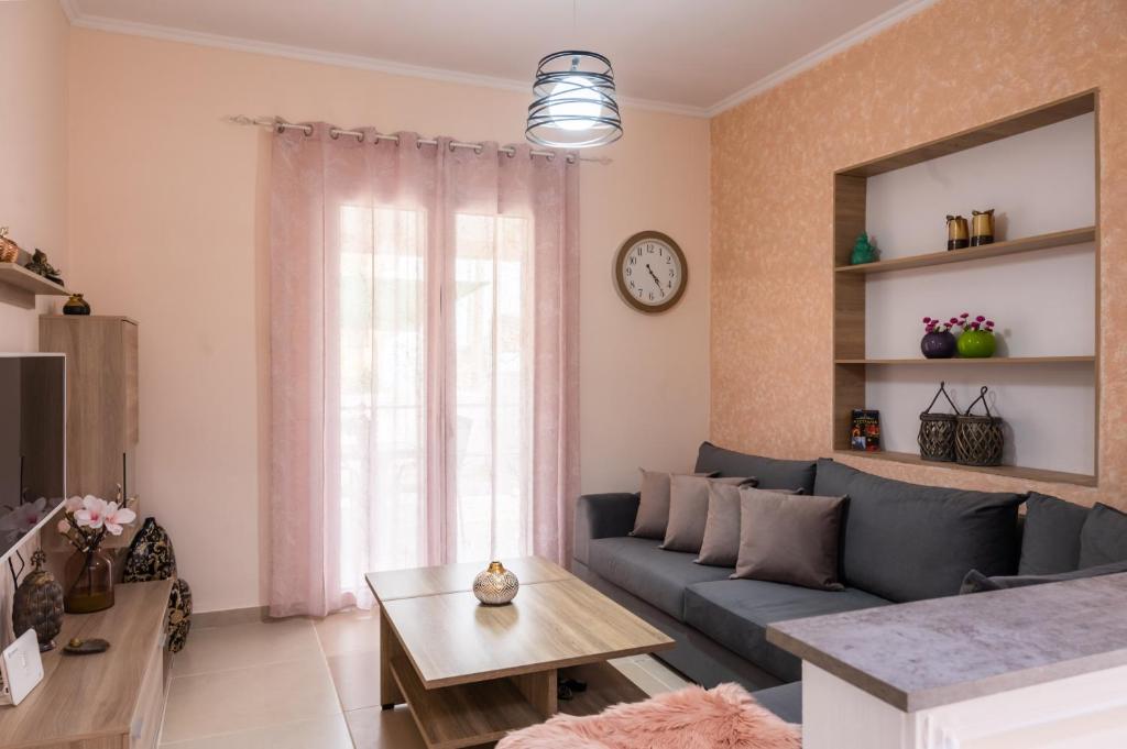 Posezení v ubytování Fouki apartments Ipsos Beach