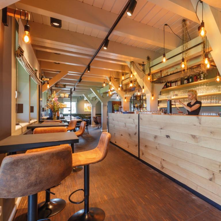 Restaurace v ubytování Frei wie der Wind-Glamping