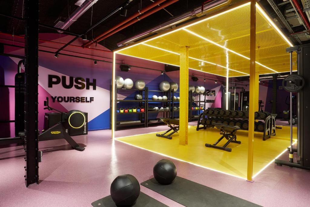Fitness centrum a/nebo fitness zařízení v ubytování The Social Hub Madrid