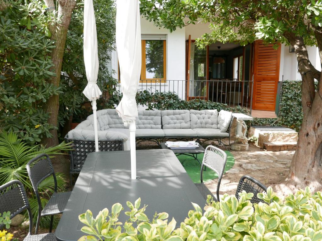 Zahrada ubytování Apartament amb vista al mar reformat, al Golfet
