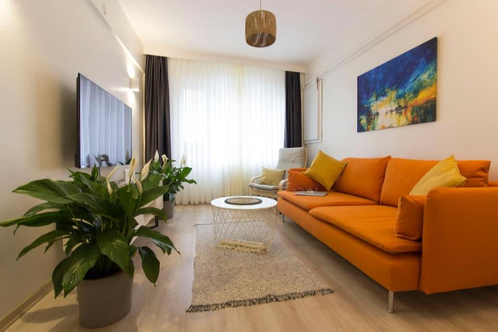 Kép Fully Renovated 2BR Flat in Prime Location at Moda szállásáról Isztambulban a galériában