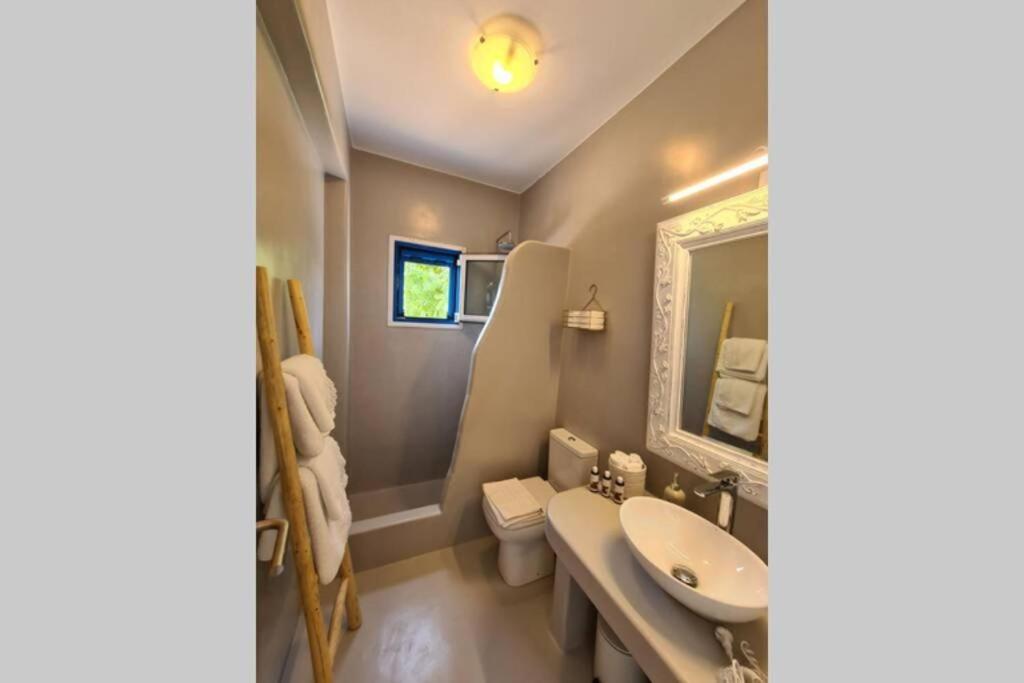 Koupelna v ubytování Kaiya Villas