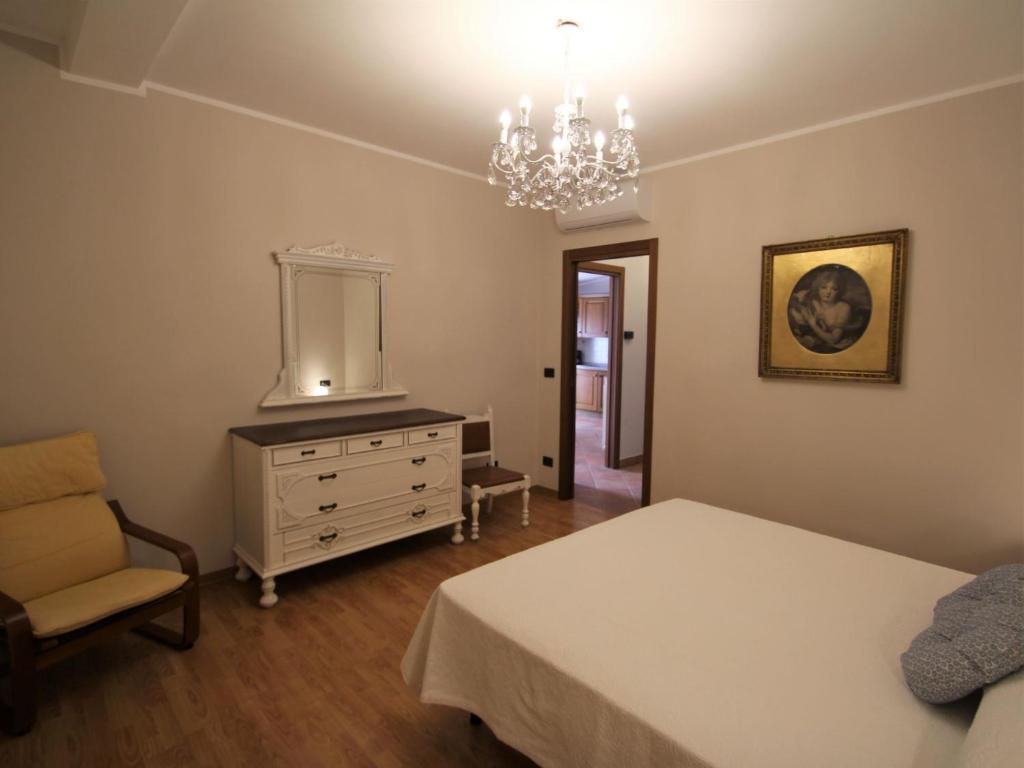 A bed or beds in a room at Holiday Home Dada by Interhome