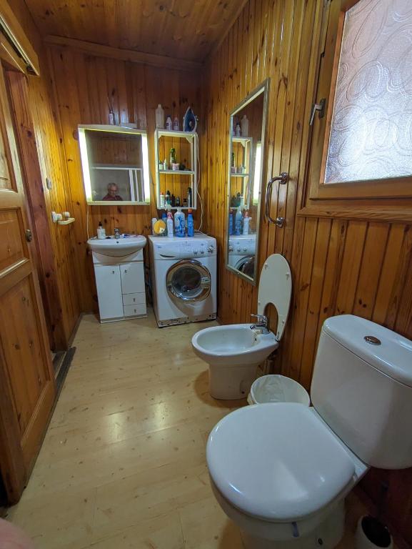 Kúpeľňa v ubytovaní Bungalow con piscina cerca de la playa de Torre del Mar Ideal familias