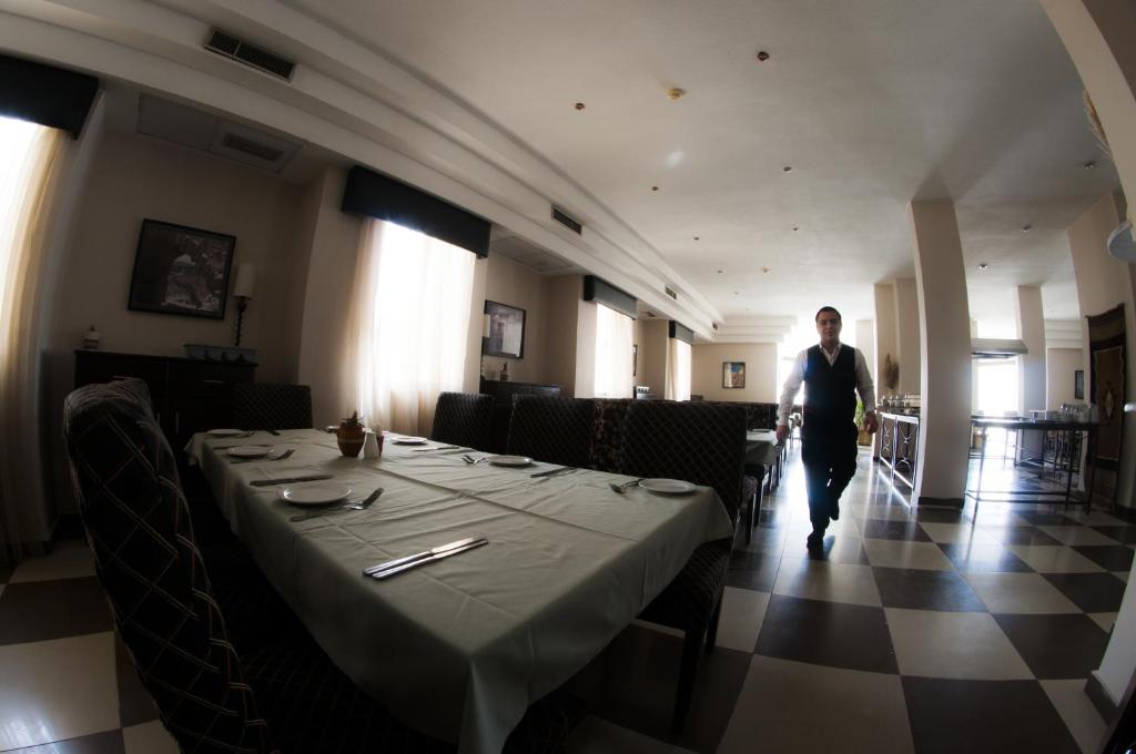 Restaurace v ubytování La Maison Hotel