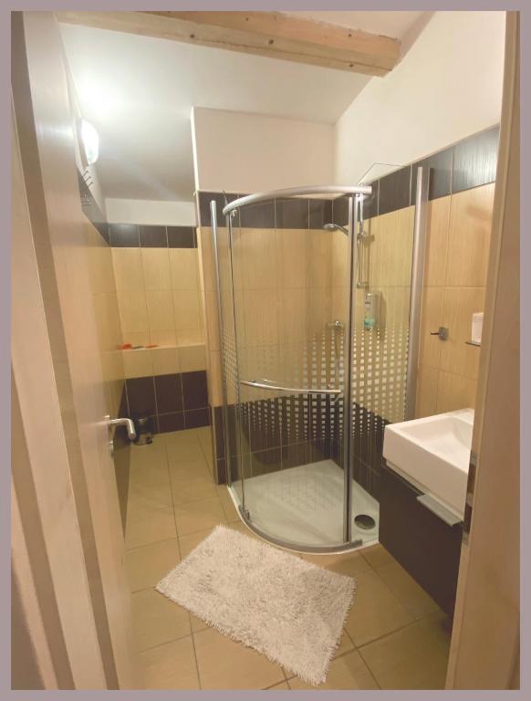 Koupelna v ubytování Apartmány Tiva