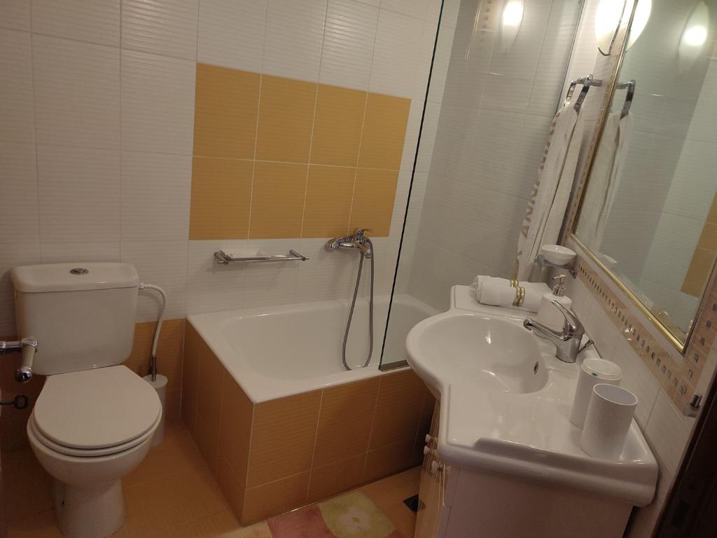 Studio Apollonia - 19