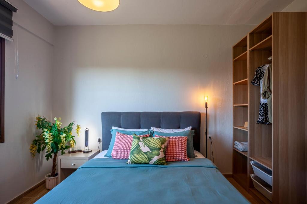 Postel nebo postele na pokoji v ubytování Lucid Dream Apt. |Bozinis