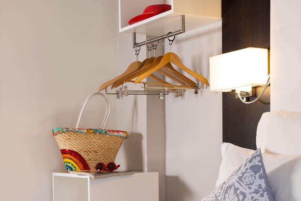 Hotel 64 Nice - Resim 25