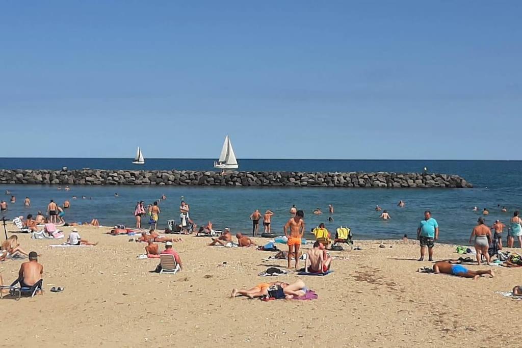 Goście zatrzymujący się w obiekcie Appartement avec parking Cap d'Agde, La Falaise