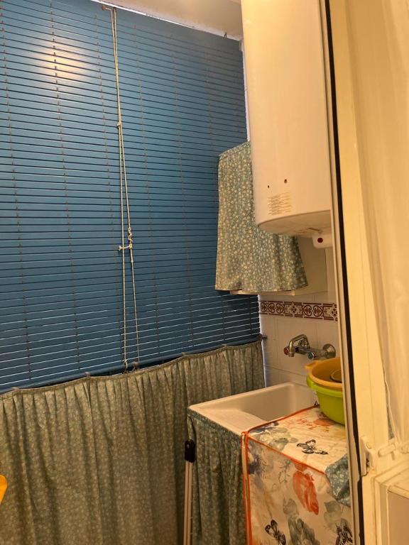Kuchyňa alebo kuchynka v ubytovaní Lyrioshomes Precioso Apartamento Puerto de Estepona