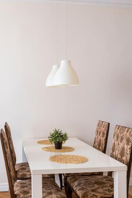 Posedenie v ubytovaní Floriańska Glamour Apartments