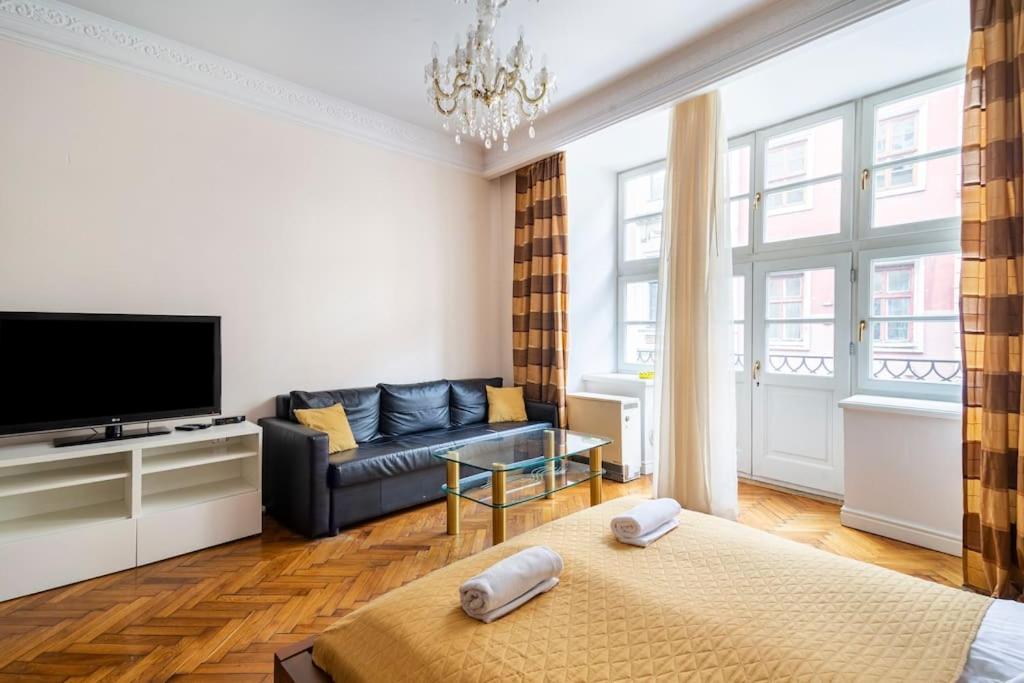 Posteľ alebo postele v izbe v ubytovaní Floriańska Glamour Apartments