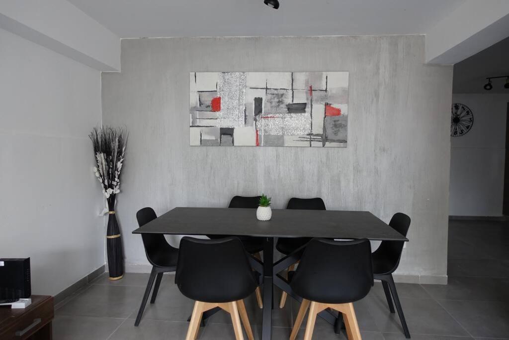 Φωτογραφία από το άλμπουμ του Urban front - Walking distance from paceville and st george bay beach σε Is-Swieqi