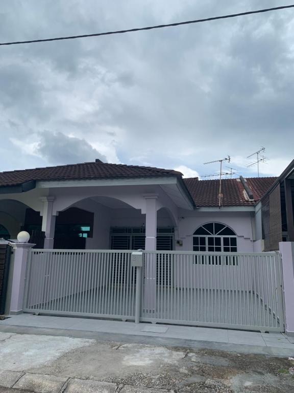 Kenny Homestay - Housity